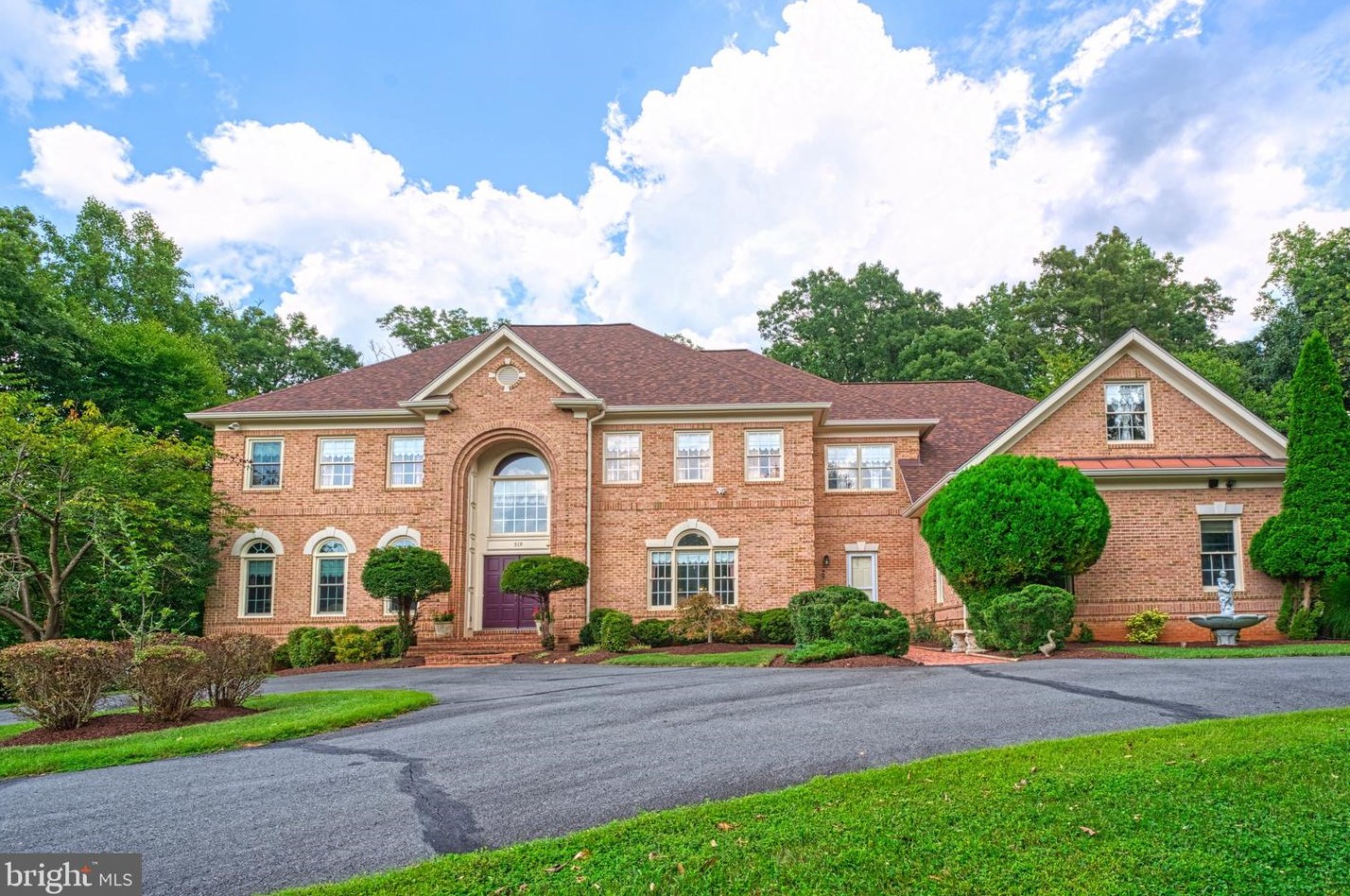 519 Seneca Green Way, Great Falls, VA 22066