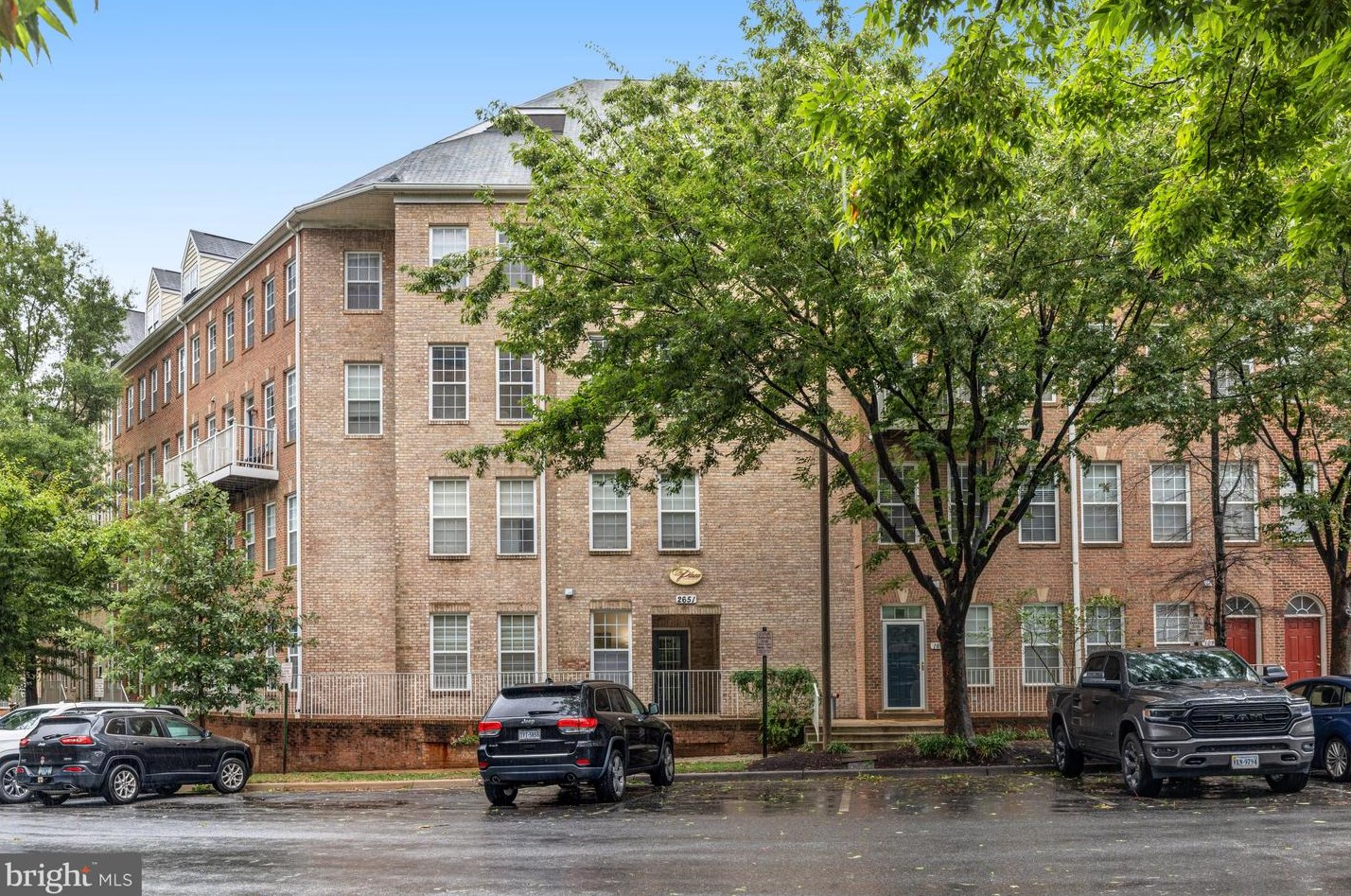 2651 Park Tower Dr #310, Vienna, VA 22180
