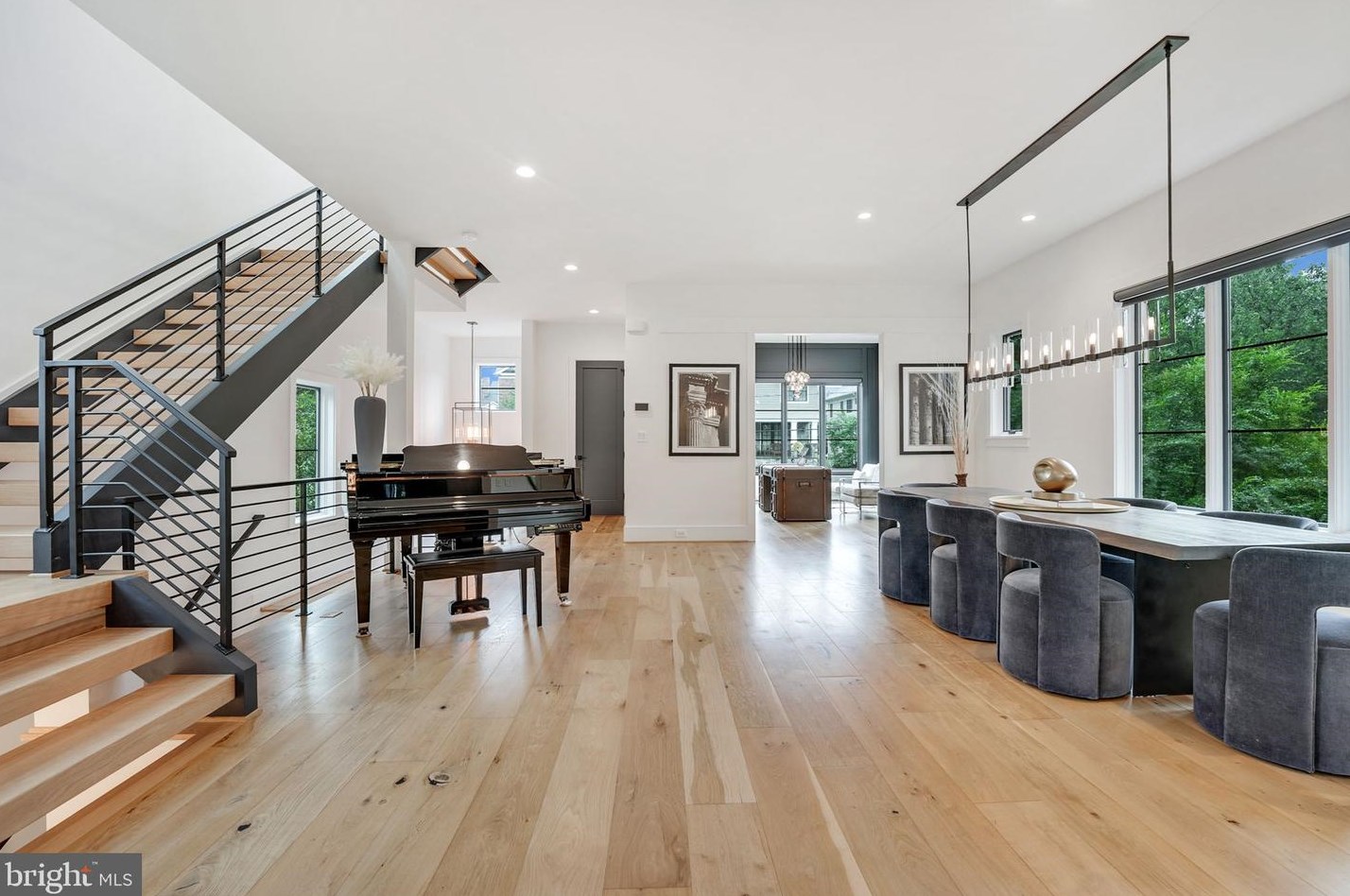 1452 Buena Vista Ave, Mc Lean VA  22101-3510 exterior