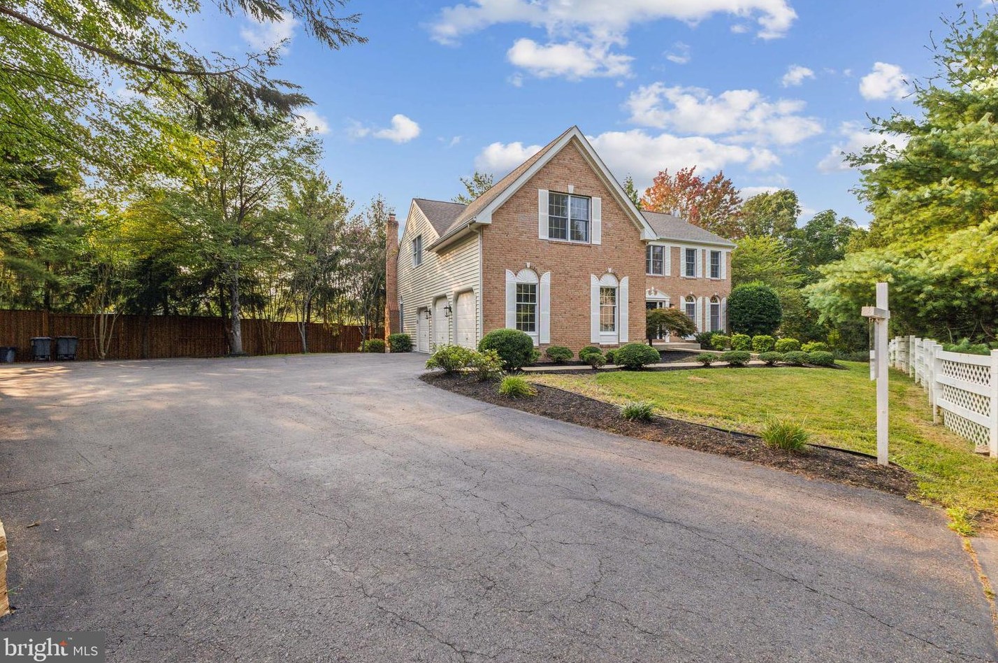 1790 Clovermeadow Dr, Vienna, VA 22182