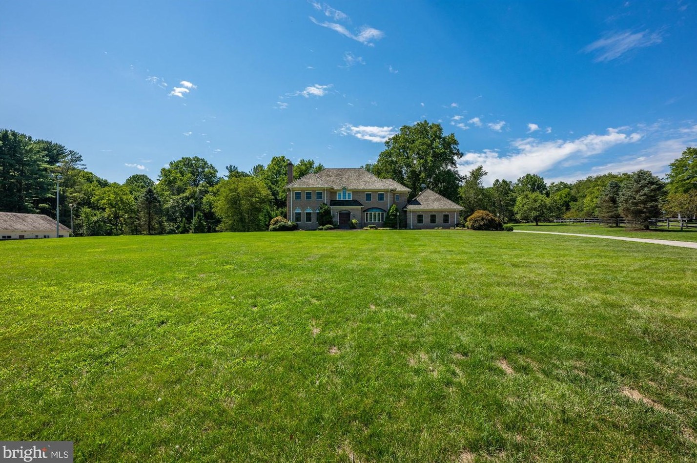 1051 Kelso Rd, Great Falls, VA 22066