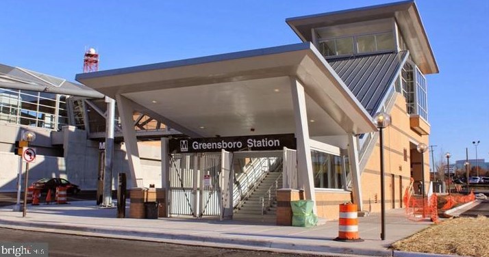 8370 Greensboro Dr, Mc Lean VA  22102-3515 exterior