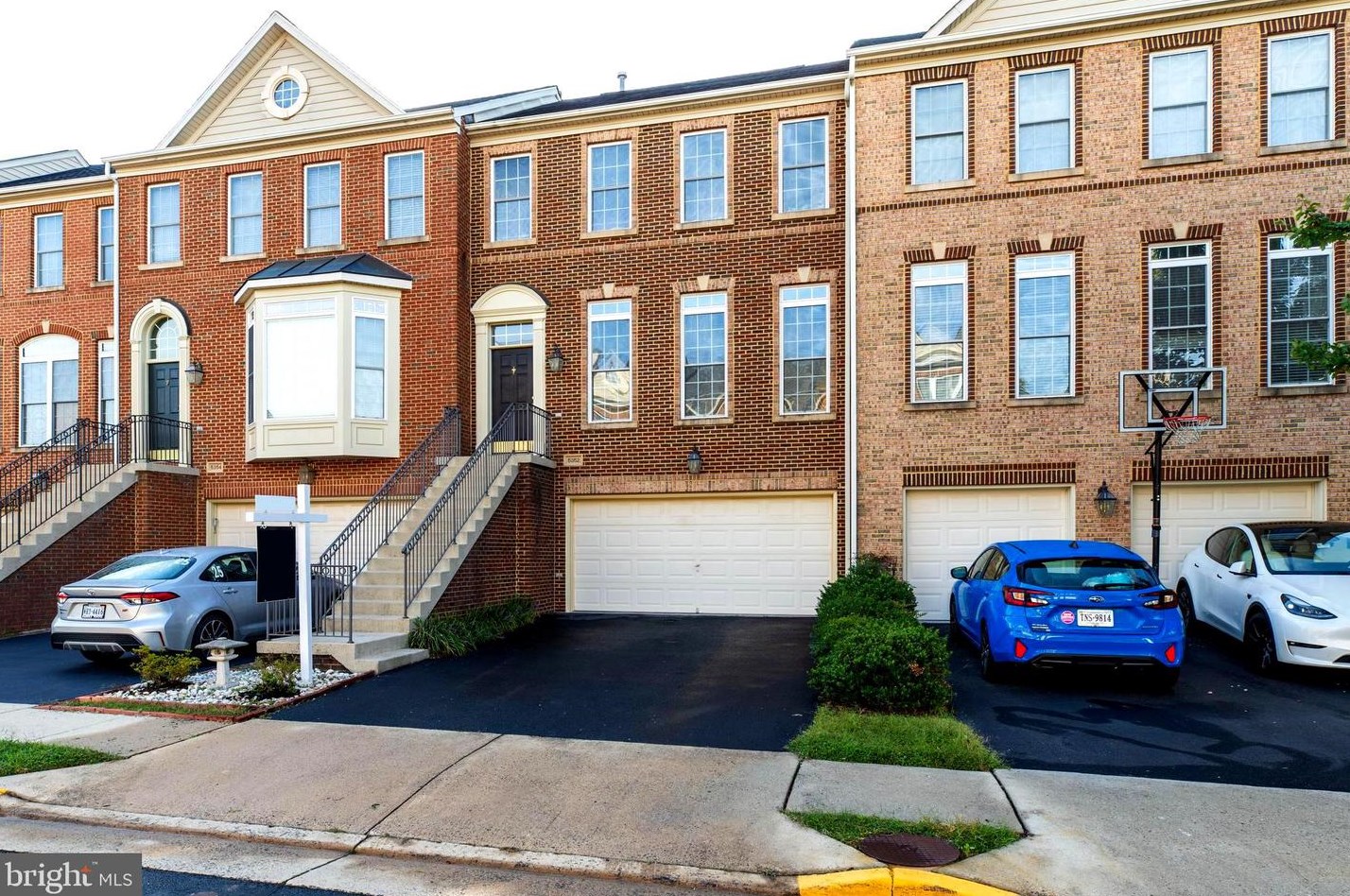 5352 Blue Aster Cir, Centreville, VA 20120