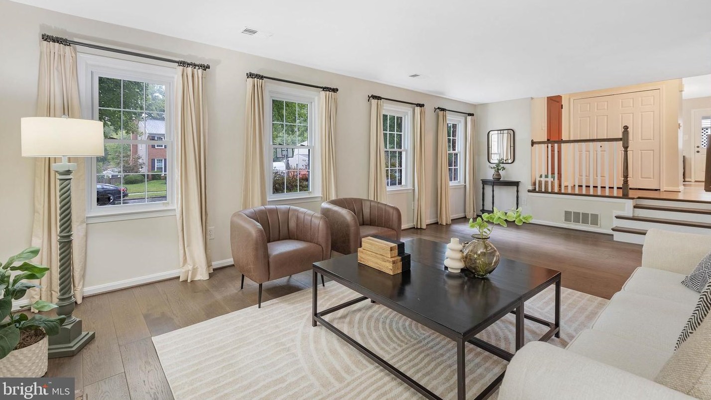 8609 Etta Dr, Springfield VA 22152-2706 exterior