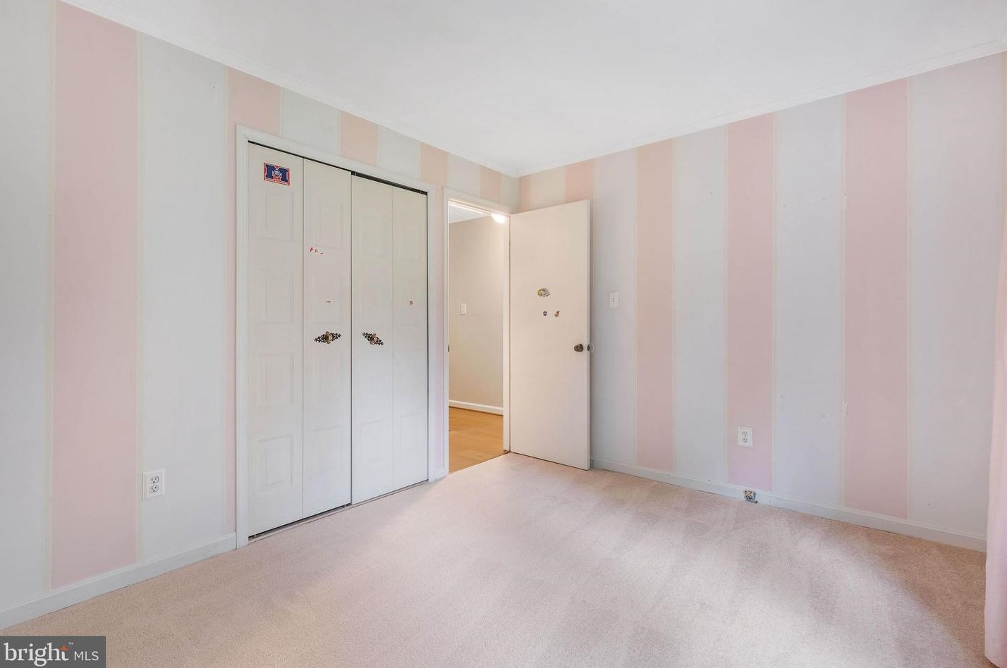 8609 Etta Dr, Springfield VA 22152-2706 exterior