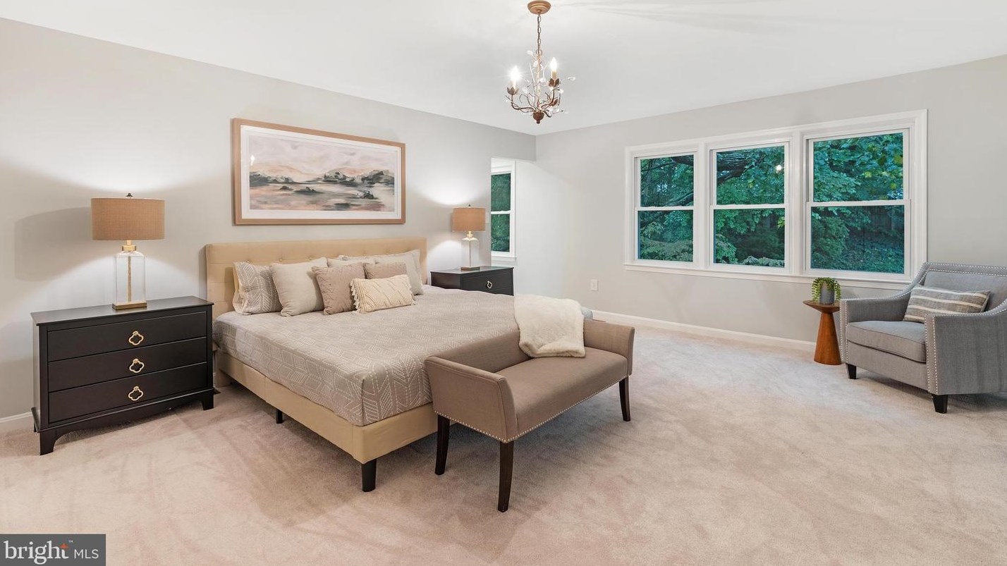 8609 Etta Dr, Springfield VA 22152-2706 exterior