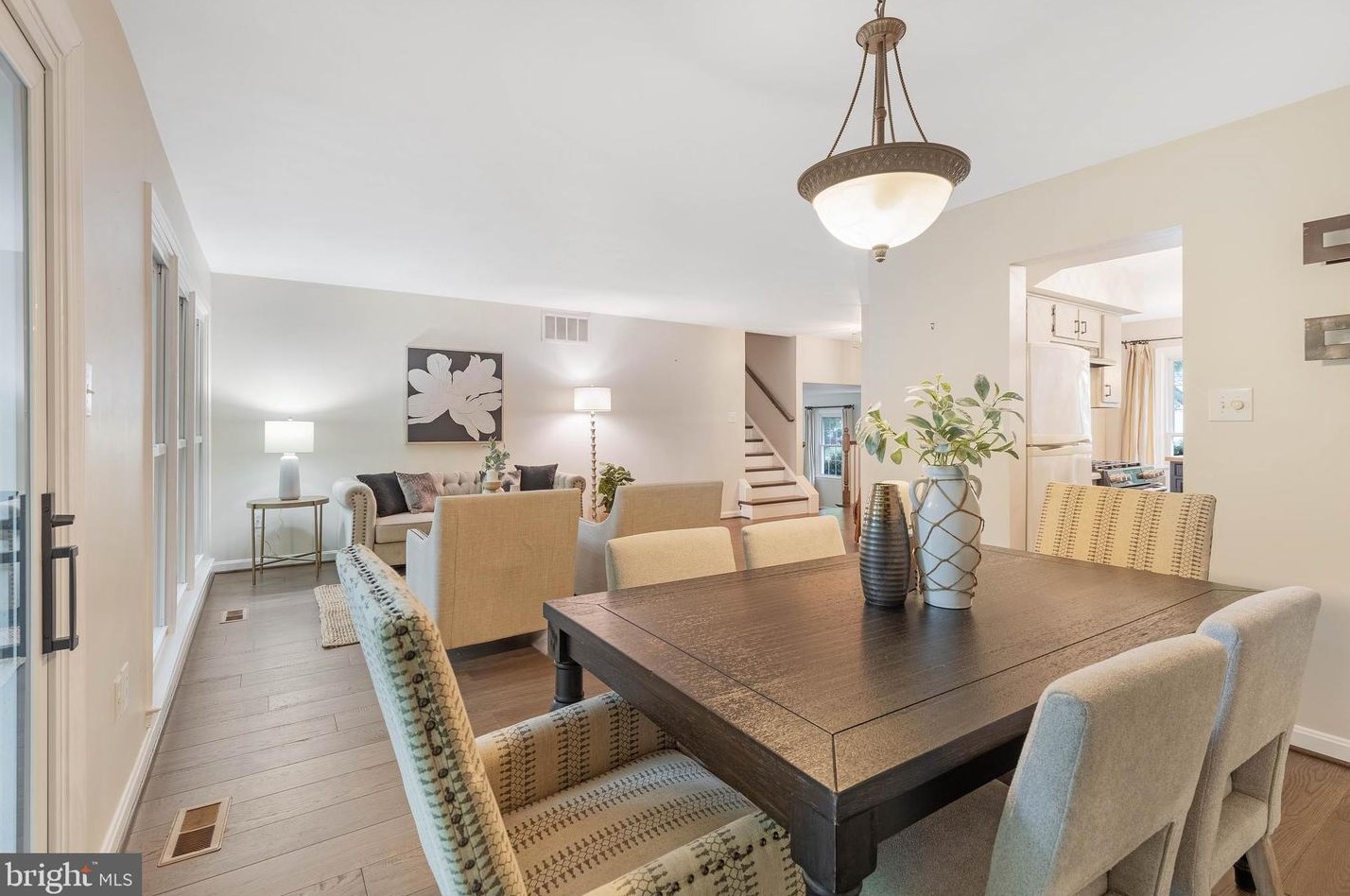 8609 Etta Dr, Springfield VA 22152-2706 exterior