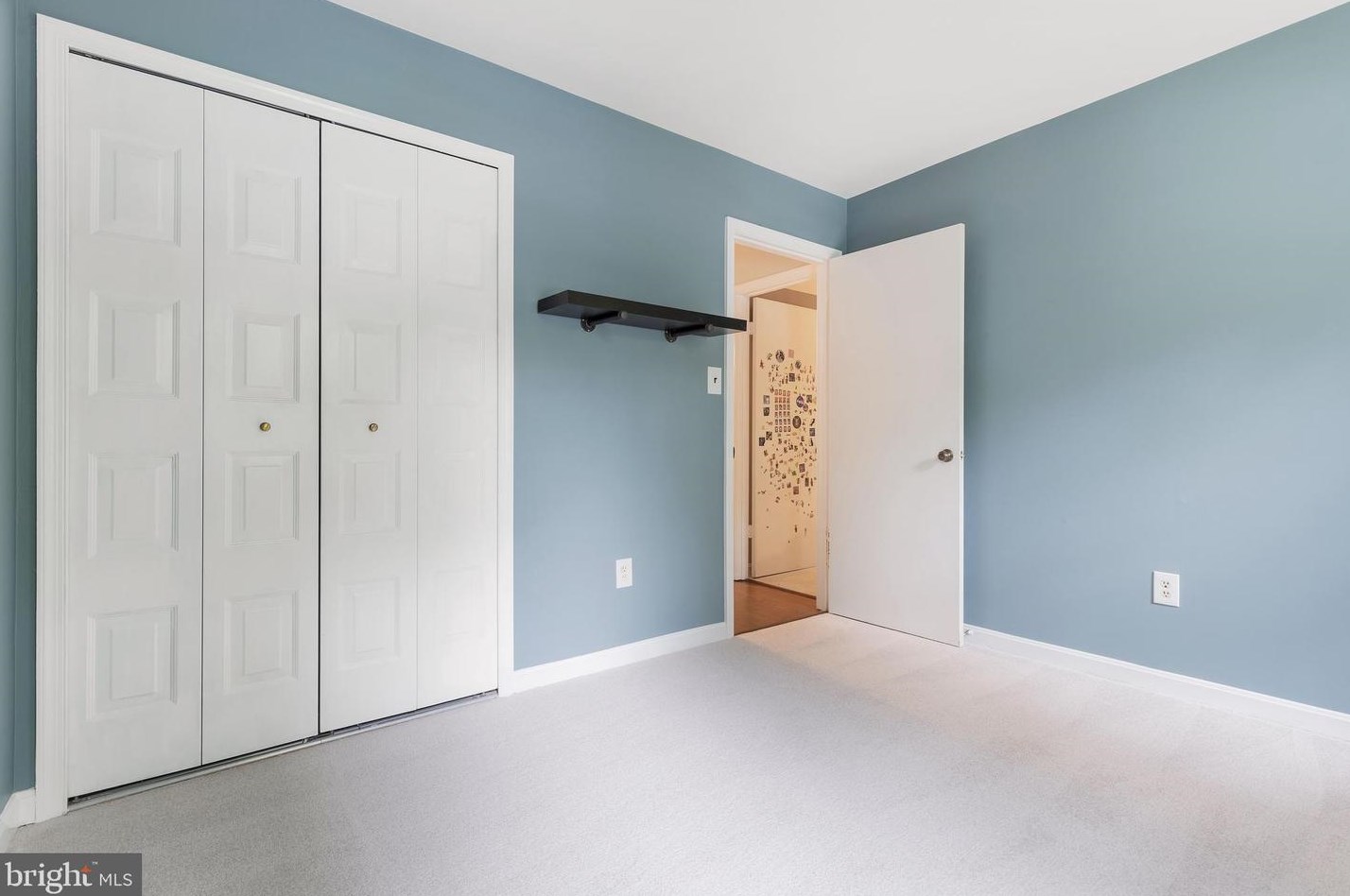 8609 Etta Dr, Springfield VA 22152-2706 exterior