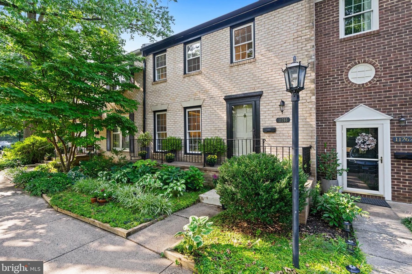 11765 Shore Dr, Herndon, VA 20190-4509