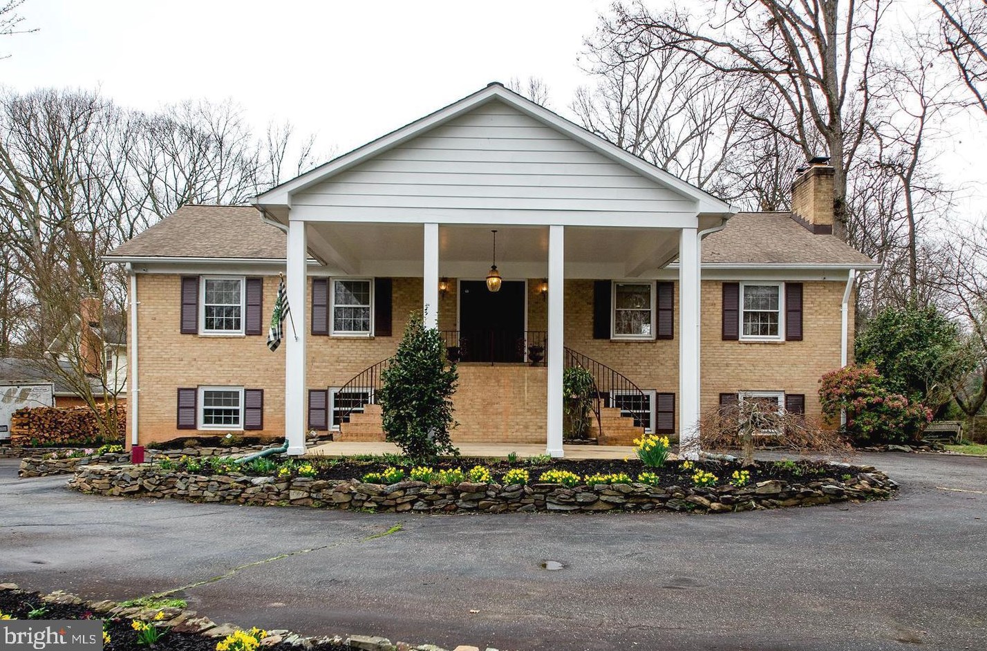 2429 Hunter Mill Rd, Vienna VA  22181-3009 exterior