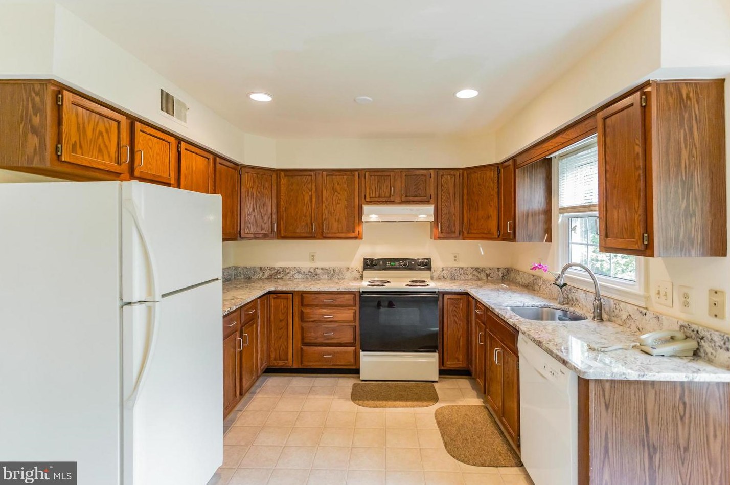 2217 Cedar Mill Ct, Vienna, VA 22182