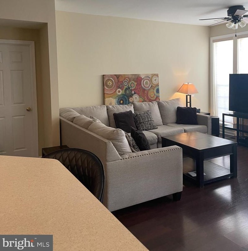 8230 Catbird Cir #201, Lorton, VA 22079
