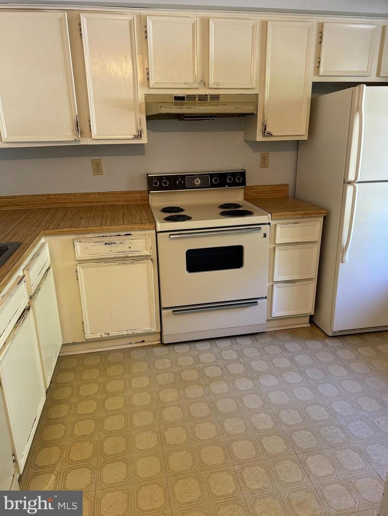 8710 Susquehanna St, Lorton, VA 22079-3031