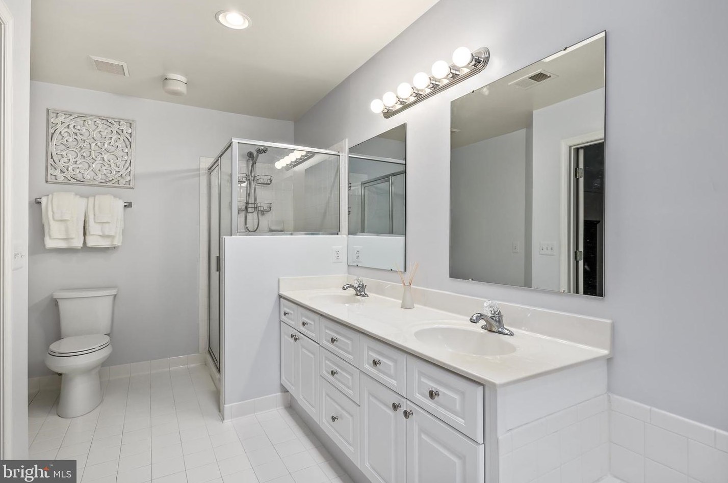 6329 Franconia Commons Dr, Alexandria VA 22310-2568 exterior