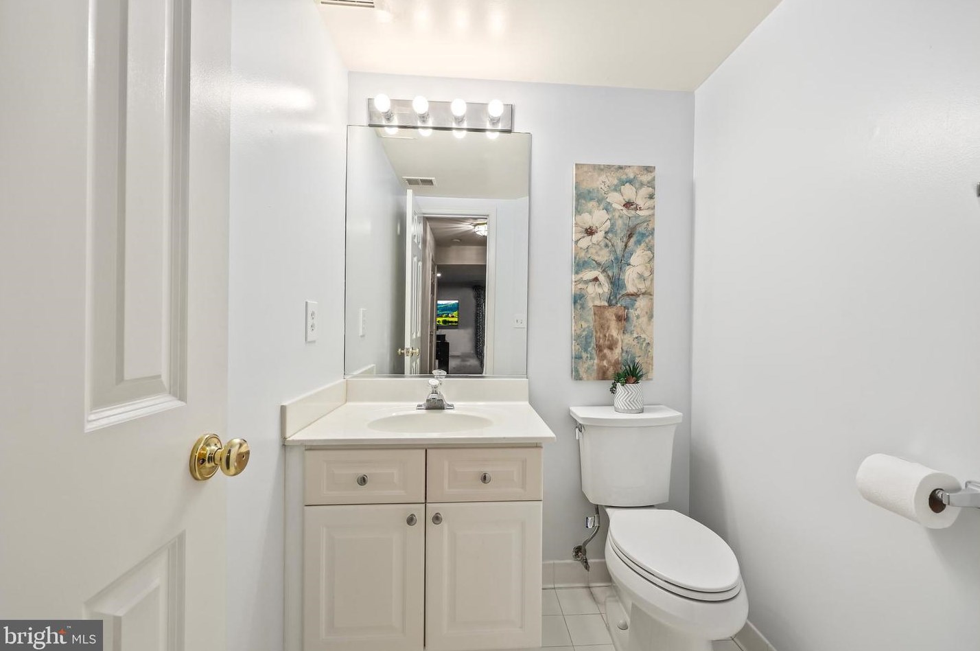 6329 Franconia Commons Dr, Alexandria VA 22310-2568 exterior