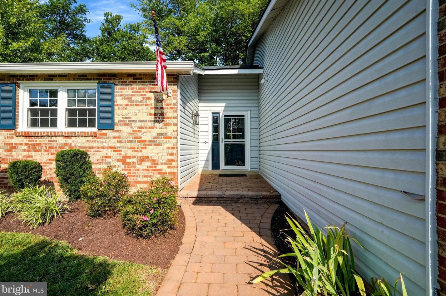 14724 Jarnigan St, Centreville, VA 20120