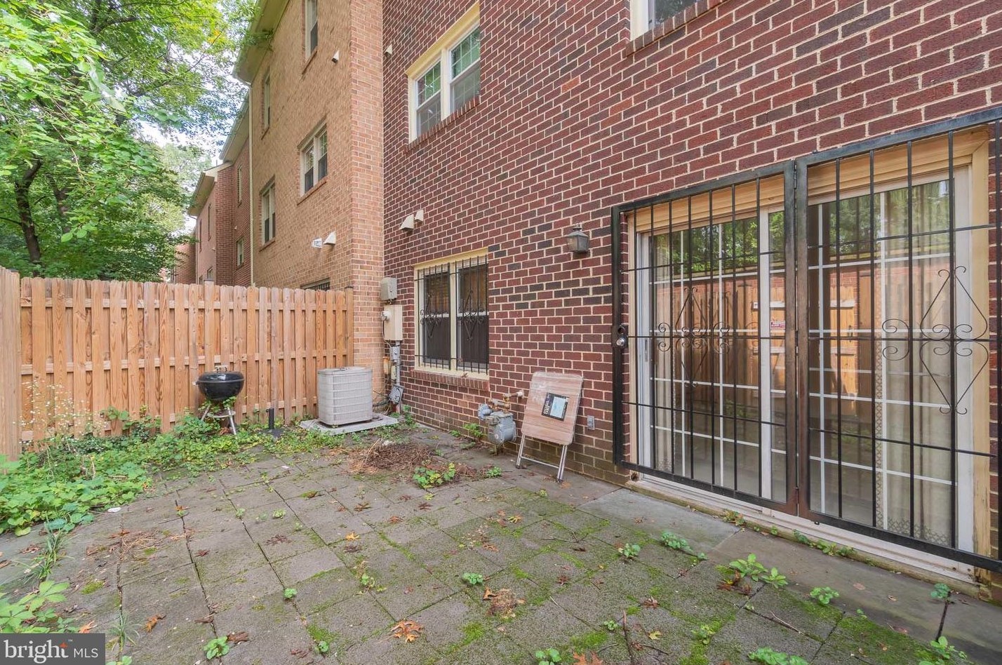 3548 George Mason Dr, Alexandria VA 22302-1034 exterior