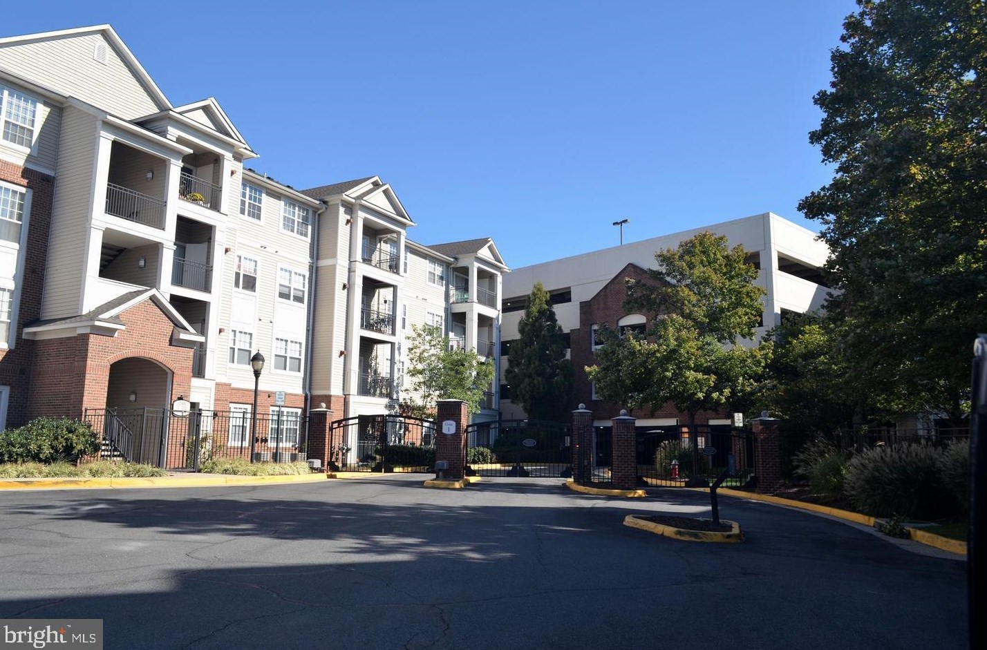 12937 Centre Park Cir #101, Herndon, VA 20171