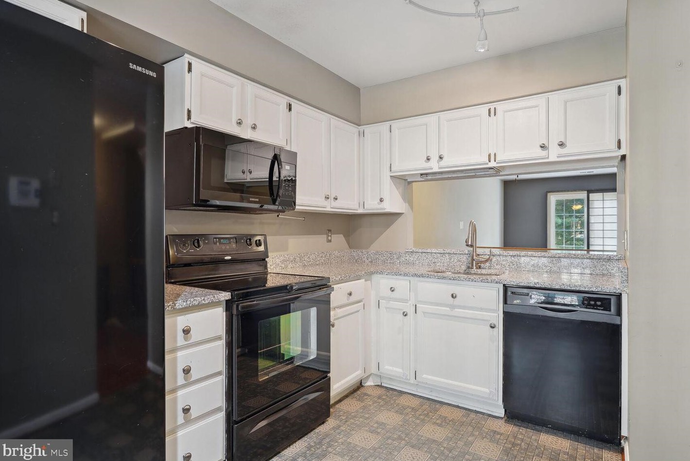 8478 Springfield Oaks Dr, Springfield VA  22153-3568 exterior