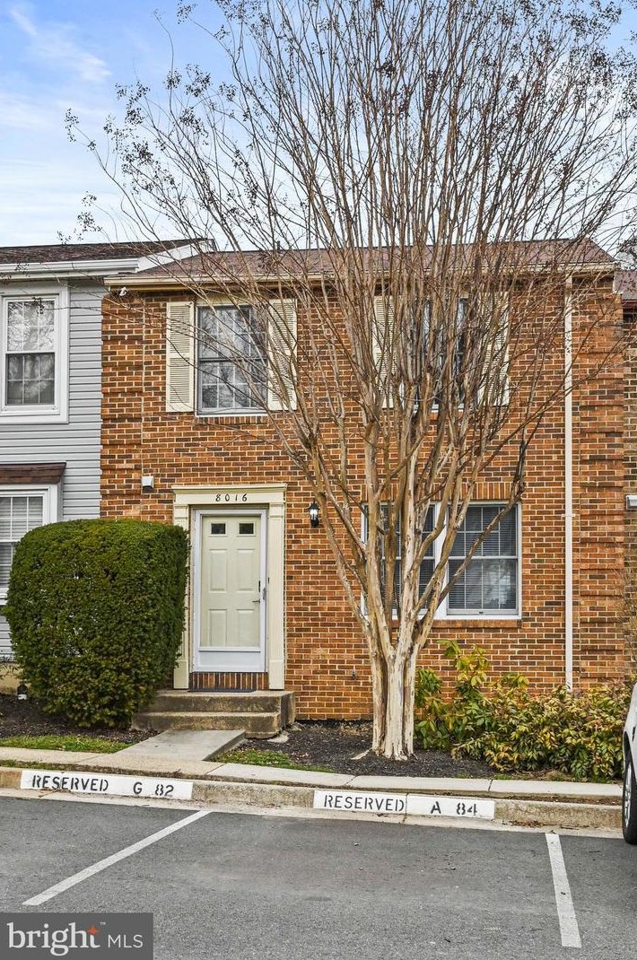 8016 Tyson Oaks Cir, Vienna, VA 22182