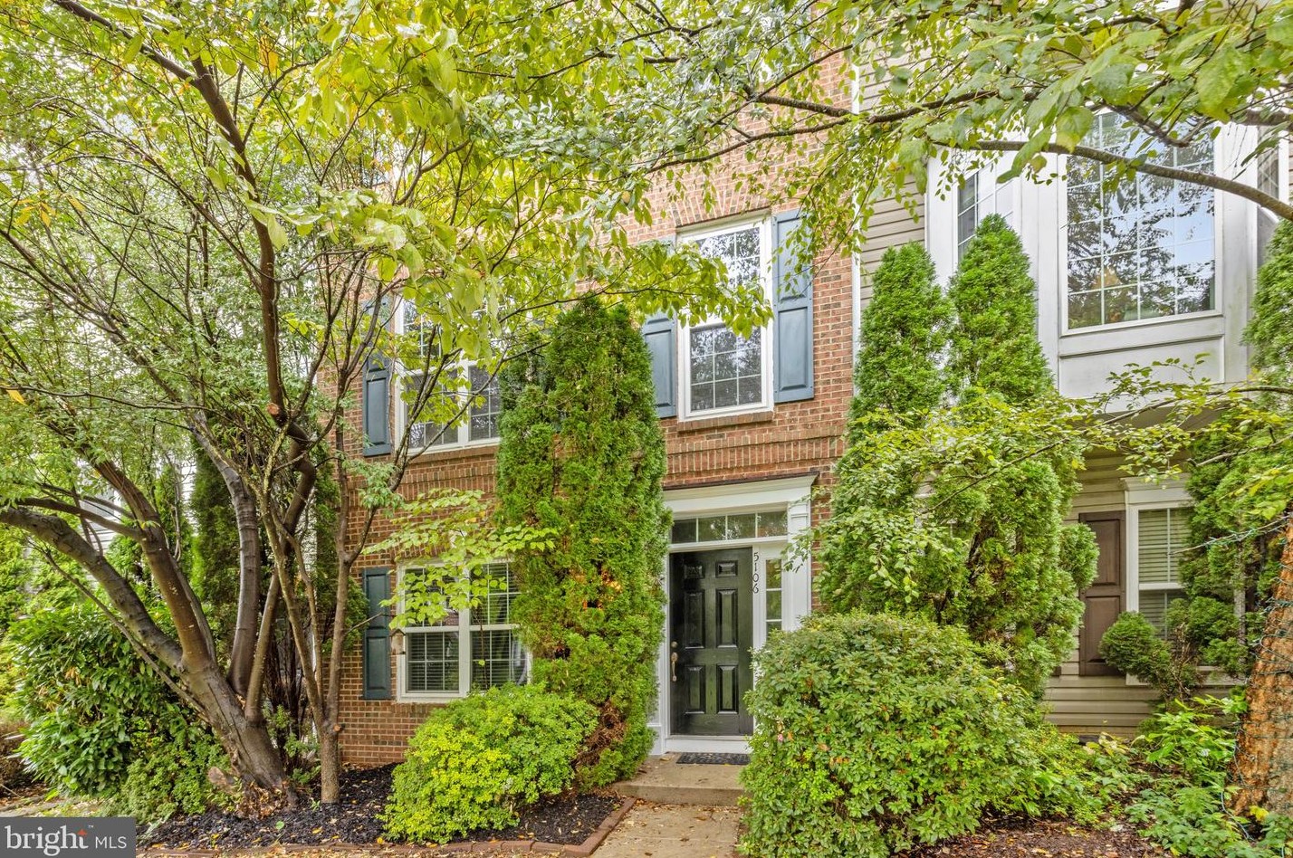5106 Village Fountain Pl, Centreville, VA 20120