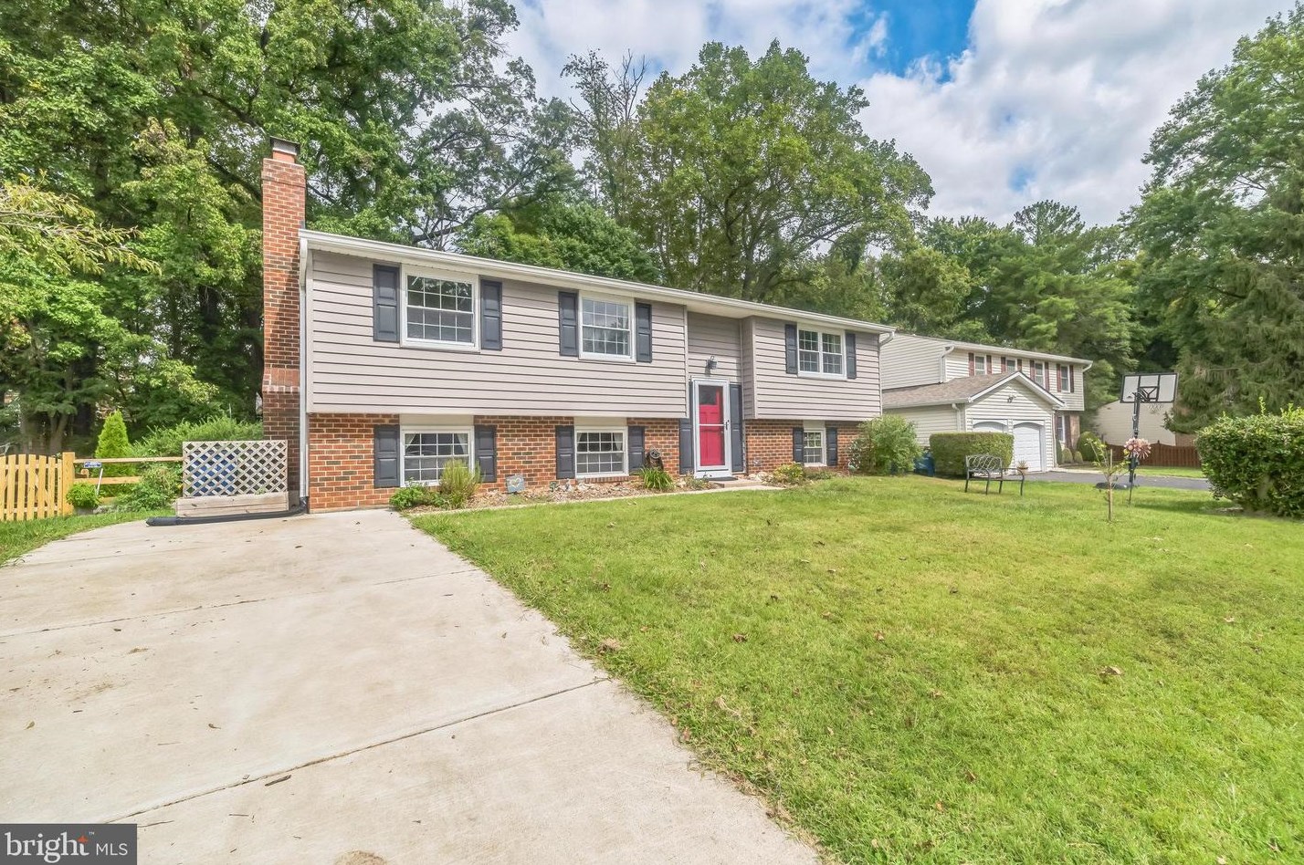 9802 Oleander Ave, Vienna, VA 22181-6039