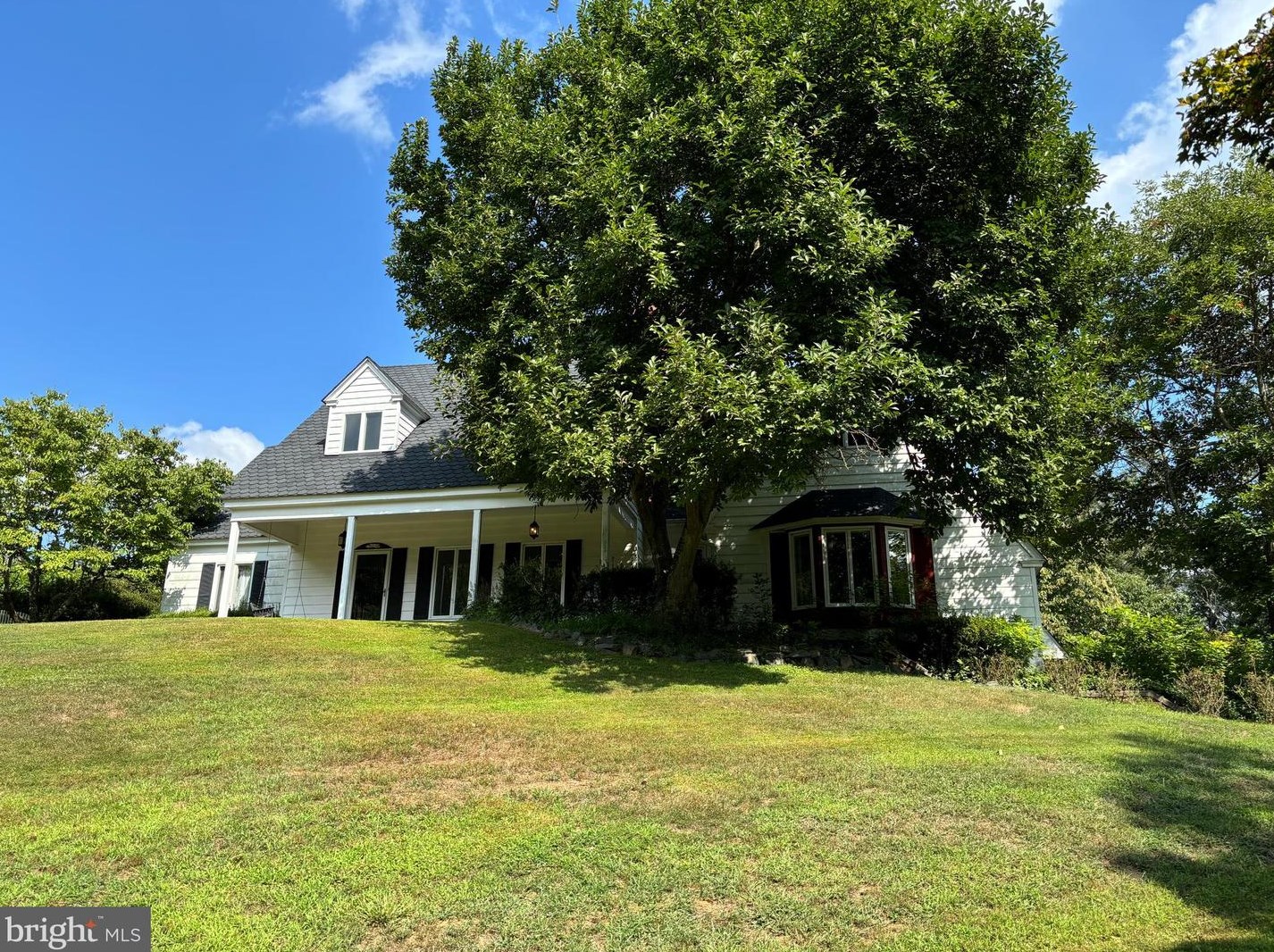10024 Colvin Run Rd, Great Falls, VA 22066