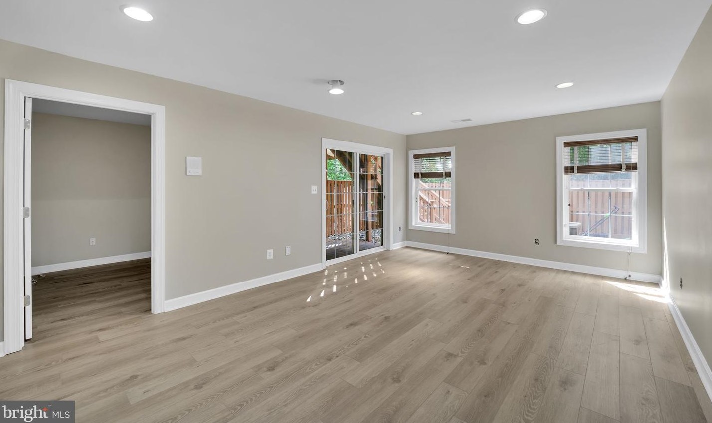 3814 Elmwood Towne Way, Alexandria VA  22303-1161 exterior