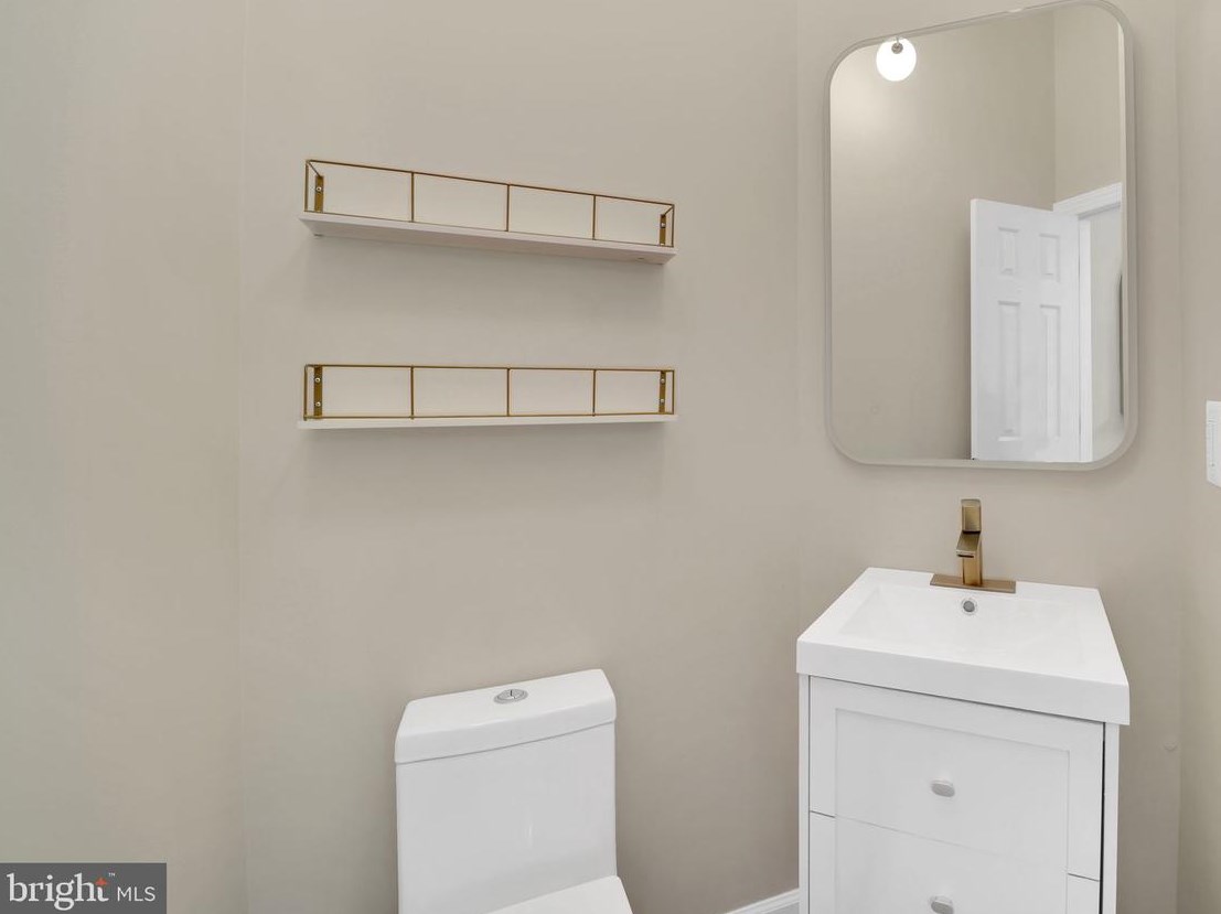 3814 Elmwood Towne Way, Alexandria VA  22303-1161 exterior