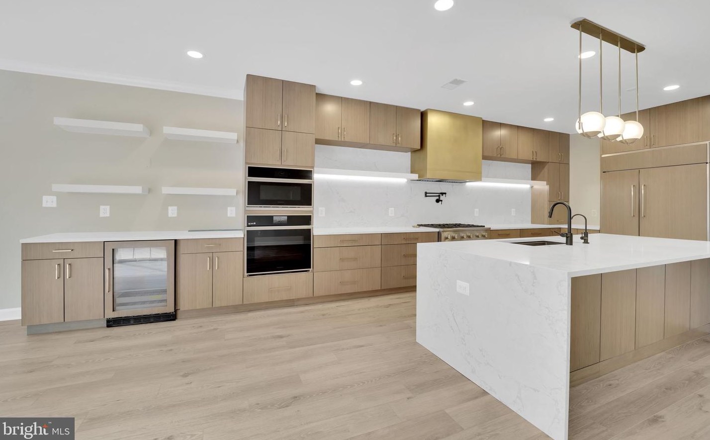 3814 Elmwood Towne Way, Alexandria VA  22303-1161 exterior