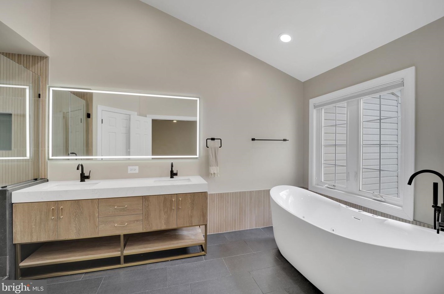 3814 Elmwood Towne Way, Alexandria VA  22303-1161 exterior