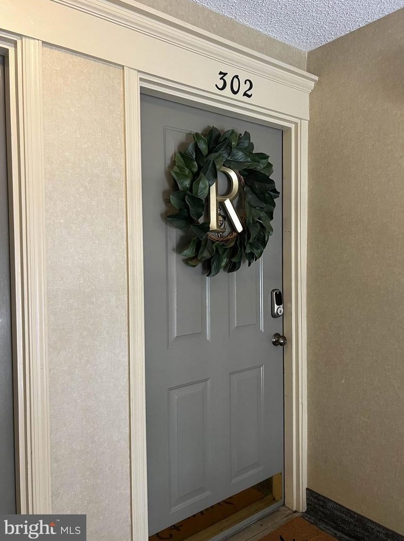 12104 Greenway Ct Apt 302, Fairfax, VA 22033