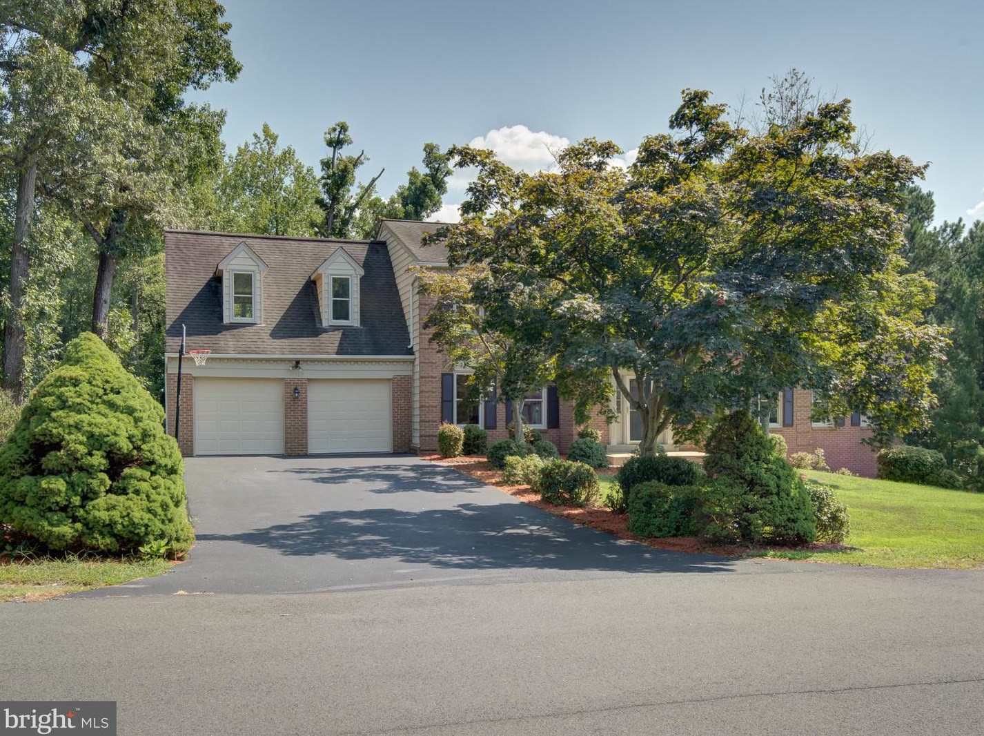 11769 Hollyview Dr, Great Falls, VA 22066