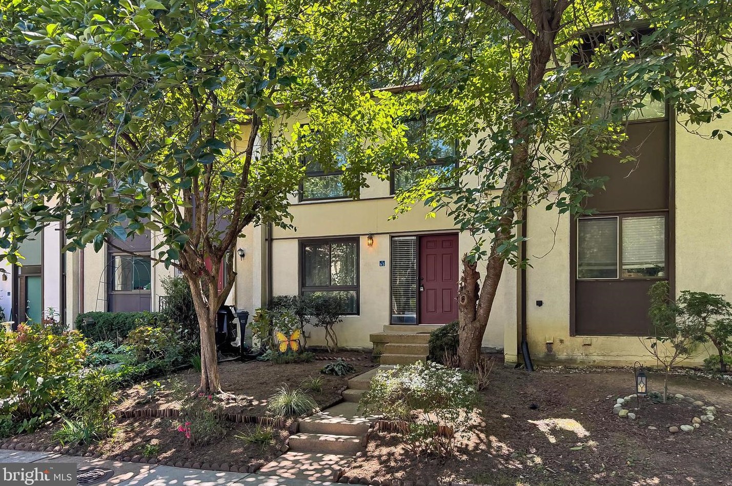 11885 Barrel Cooper Ct, Herndon, VA 20191-2309