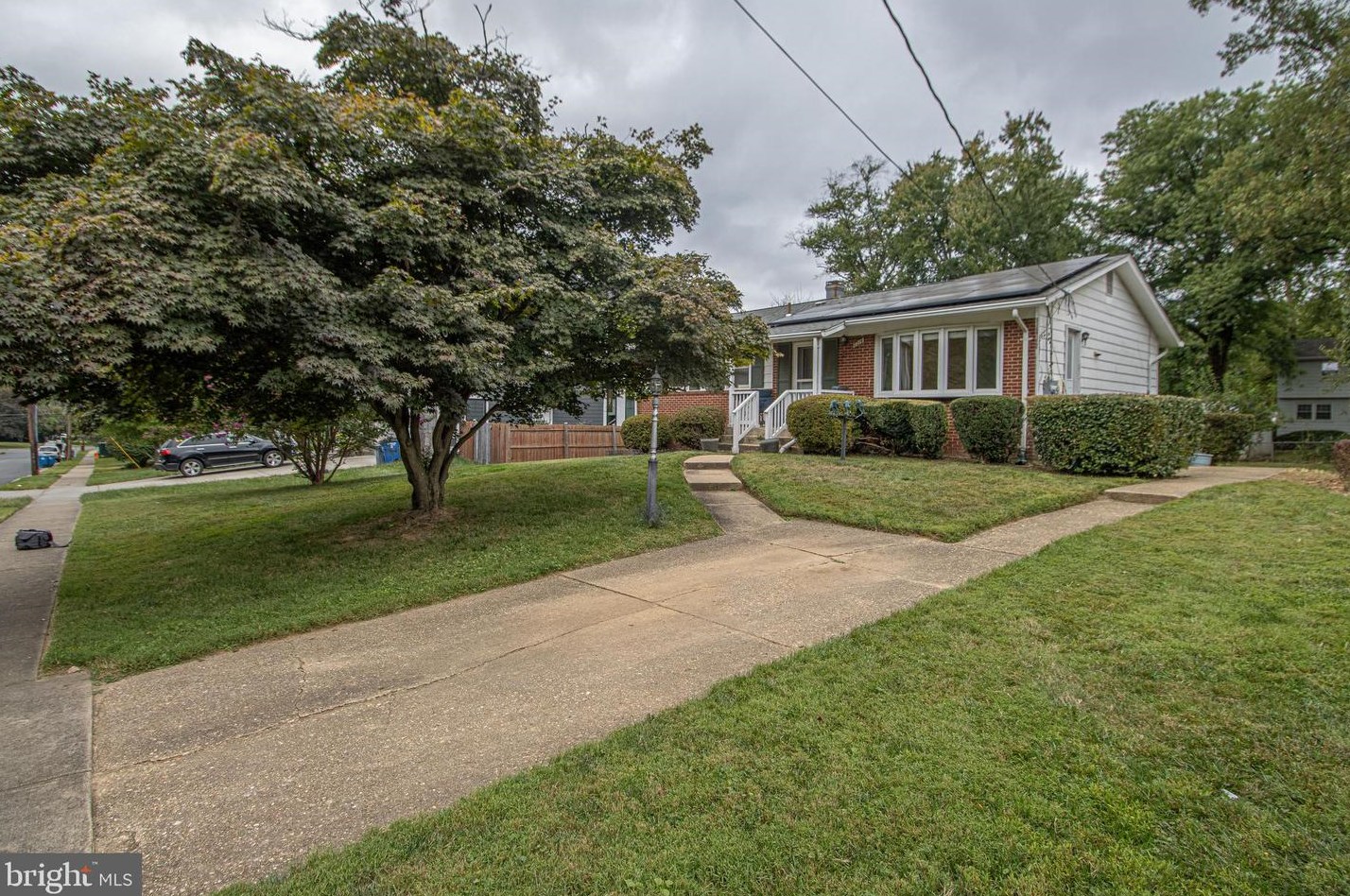 8214 Bucknell Dr, Vienna, VA 22180