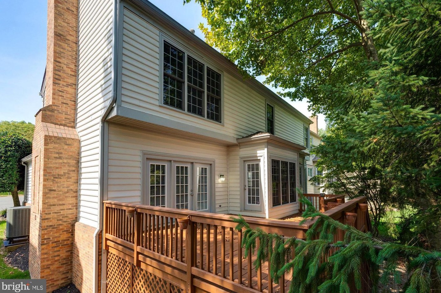9704 Hidden Valley Rd, Vienna, VA 22181