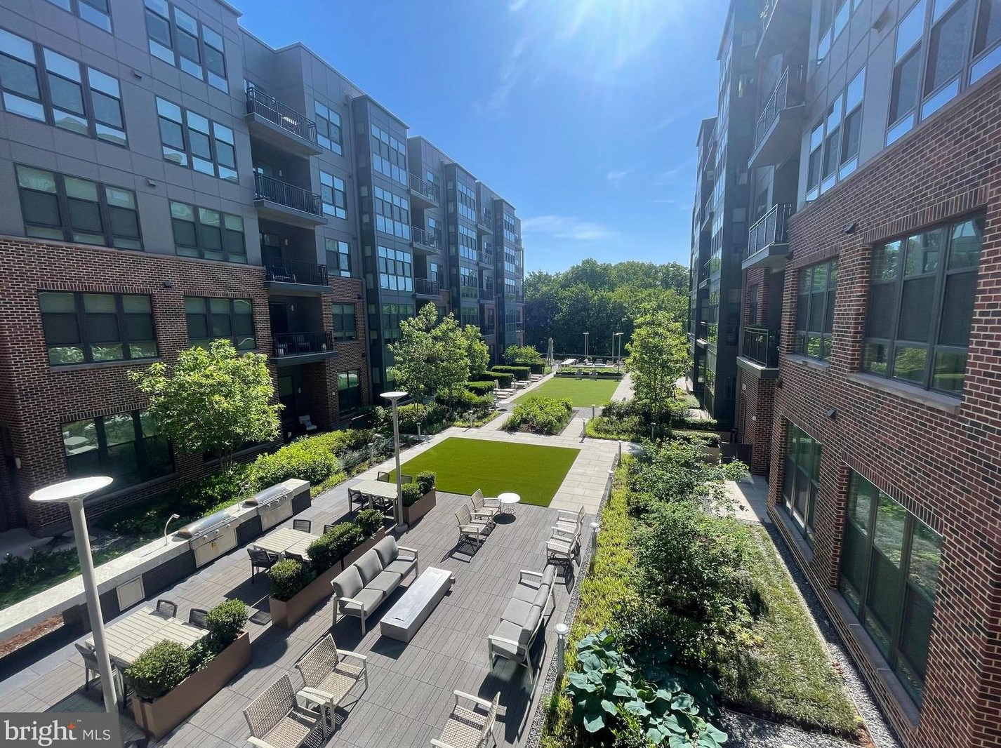 1761 Old Meadow Rd, Mc Lean VA  22102-4315 exterior