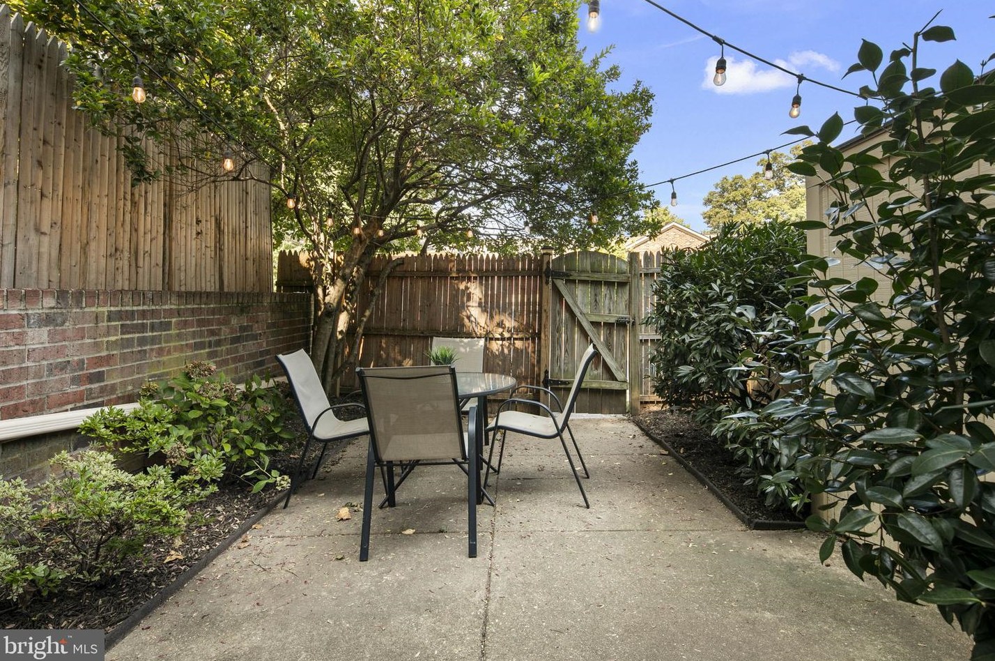 8390 Forrester Blvd, Springfield, VA 22152-1735