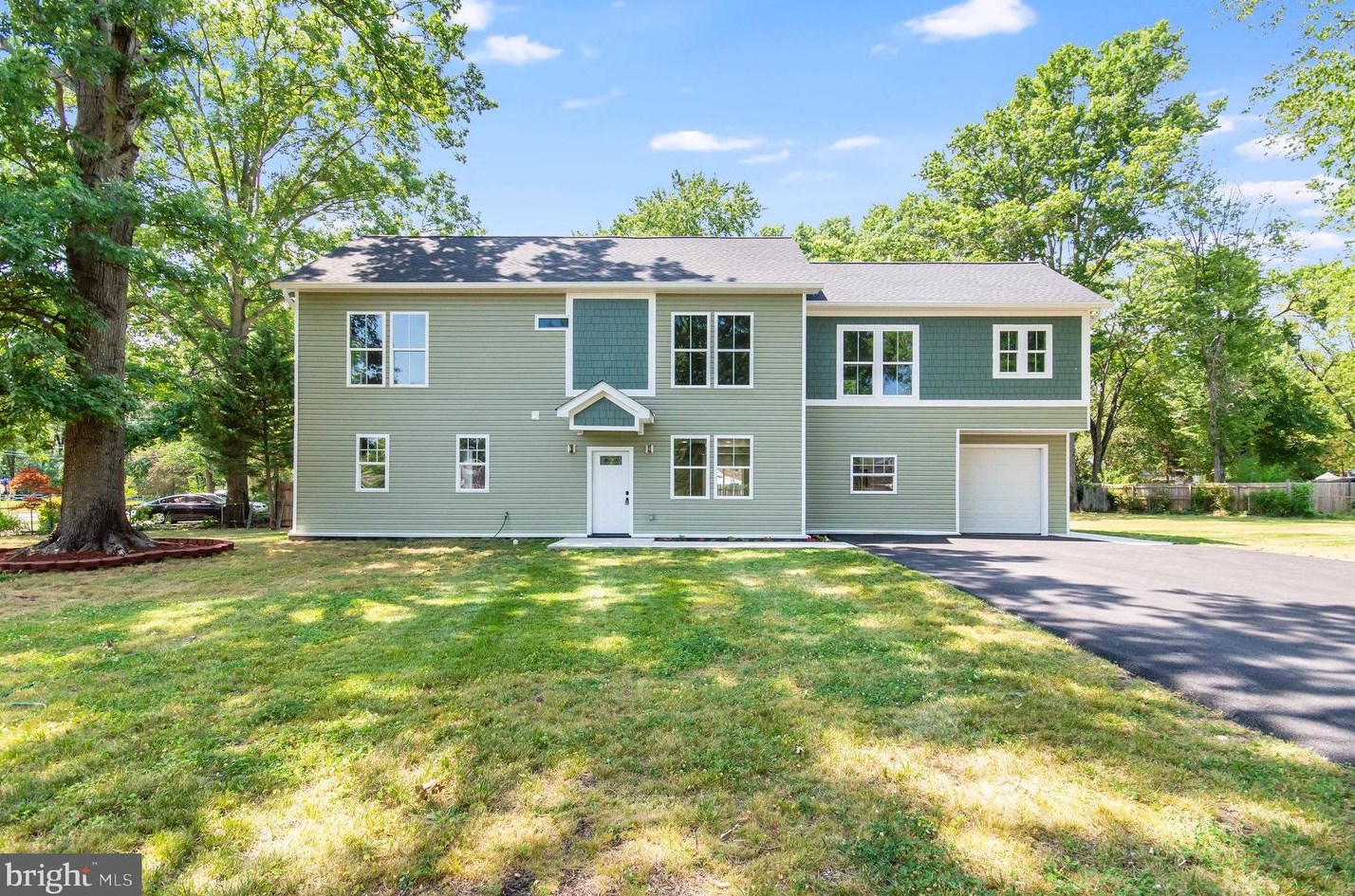 8830 Badger Dr, Alexandria, VA 22309