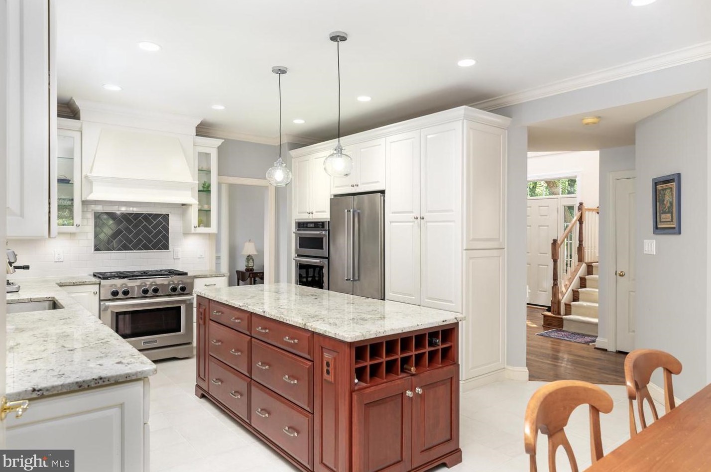805 Sherlin Ln, Great Falls, VA 22066