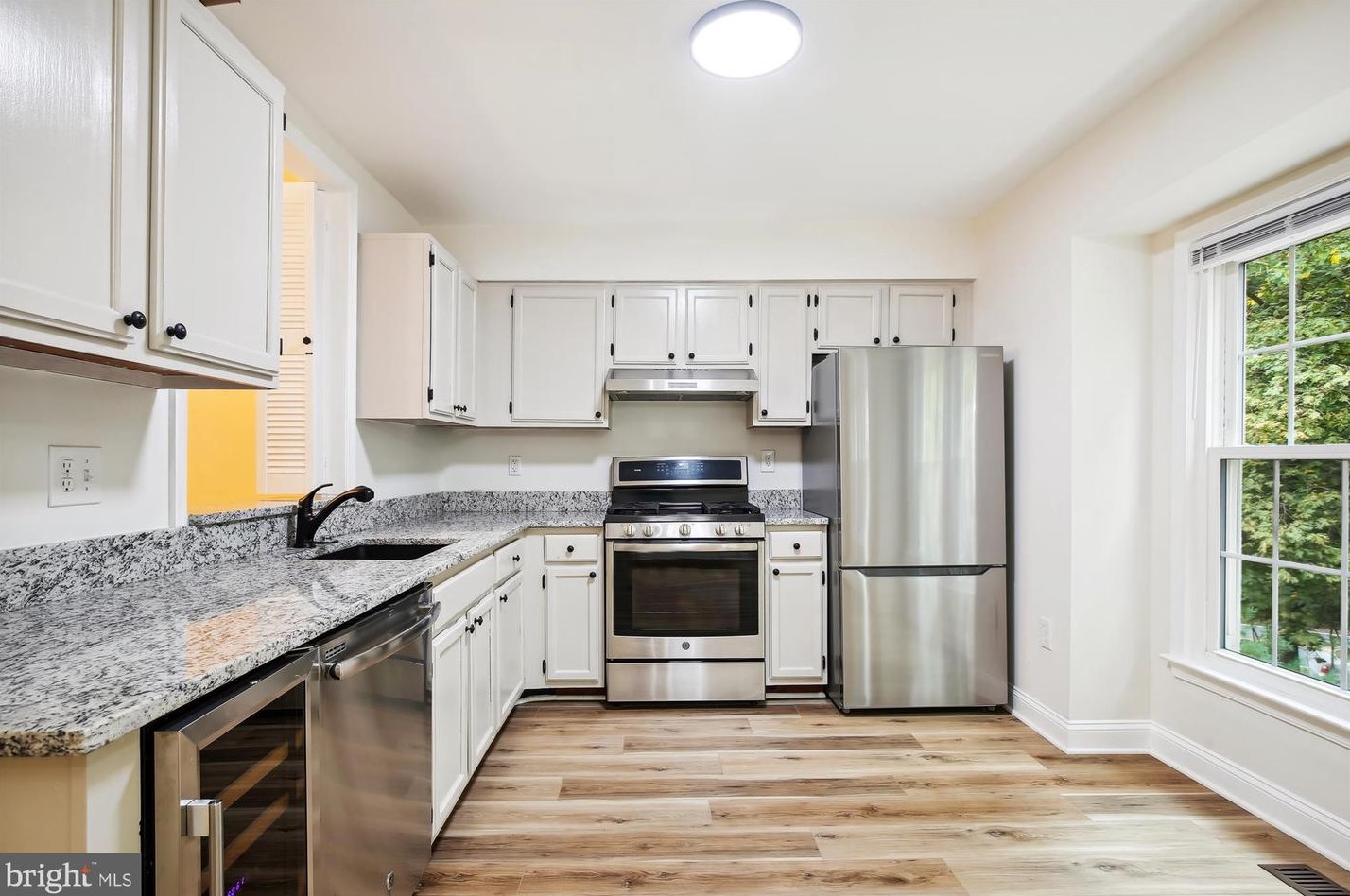 4794 Gainsborough Dr, Fairfax VA 22032-2313 exterior