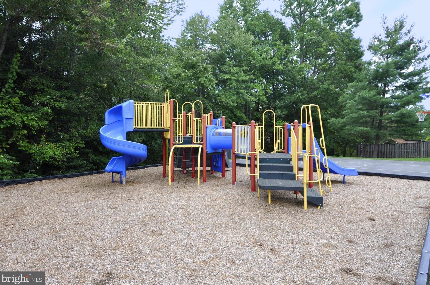 4794 Gainsborough Dr, Fairfax VA 22032-2313 exterior