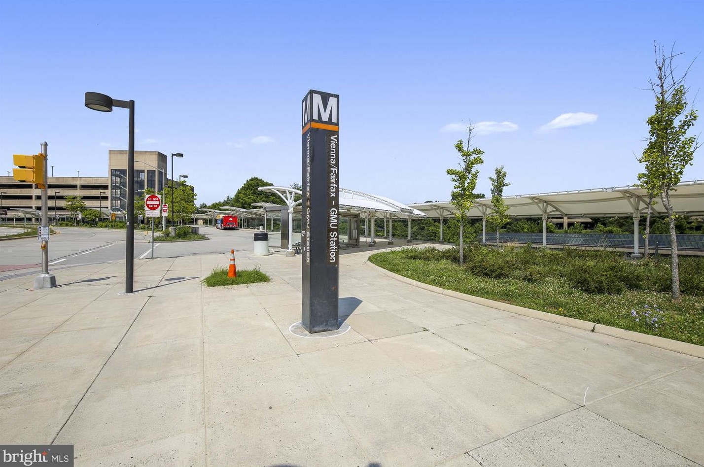 4794 Gainsborough Dr, Fairfax VA 22032-2313 exterior