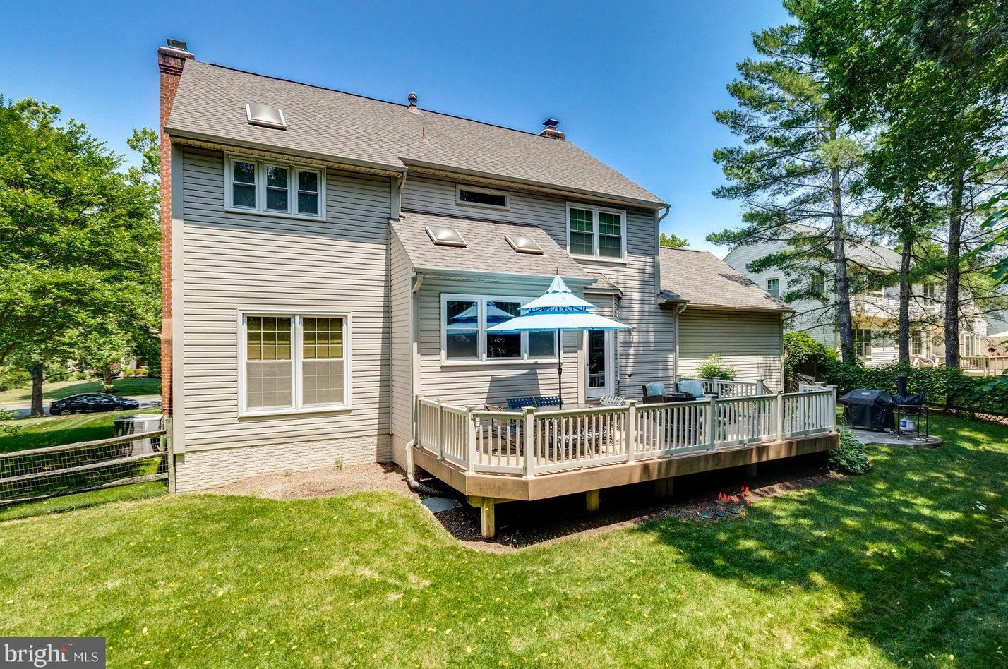 6318 Hidden Canyon Rd, Centreville, VA 20120