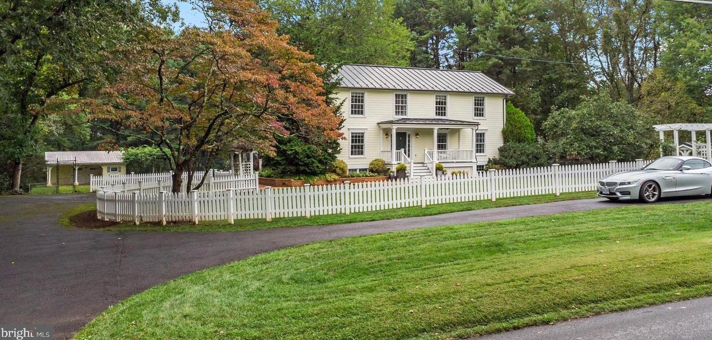 624 Springvale Rd, Great Falls, VA 22066