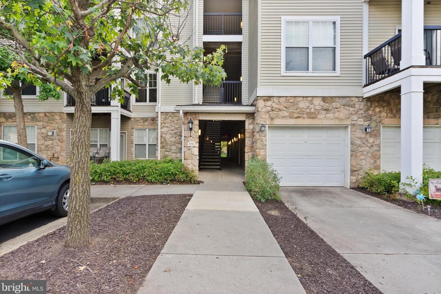 5170 William Colin Ct #5170d, Centreville, VA 20120