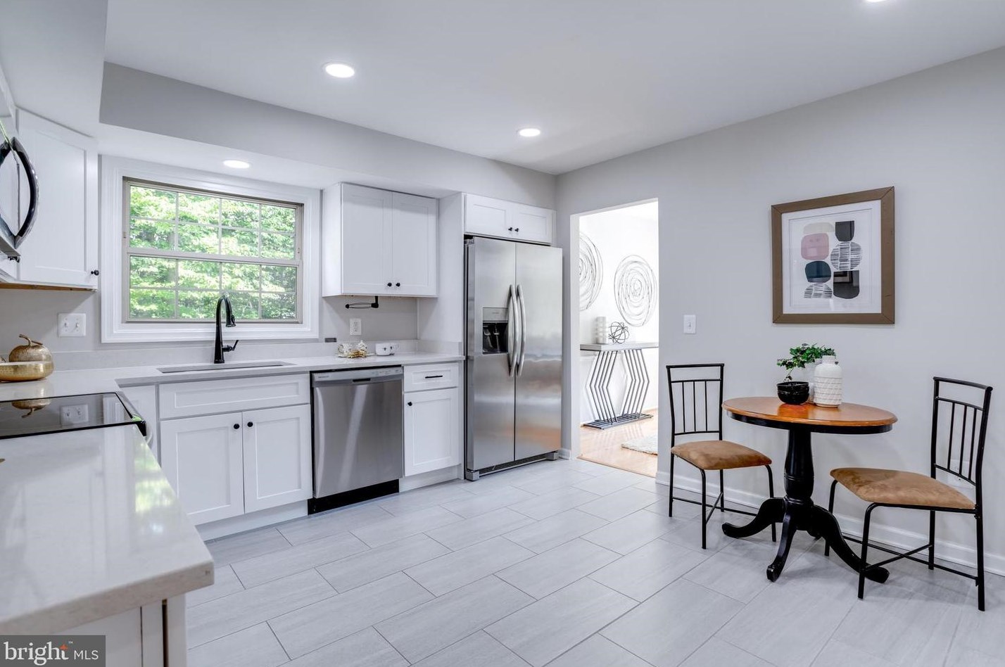 5707 Oak Leather Dr, Springfield VA  22015-2315 exterior