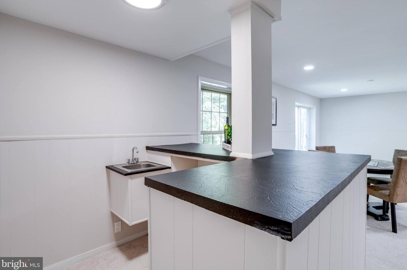 5707 Oak Leather Dr, Springfield VA  22015-2315 exterior