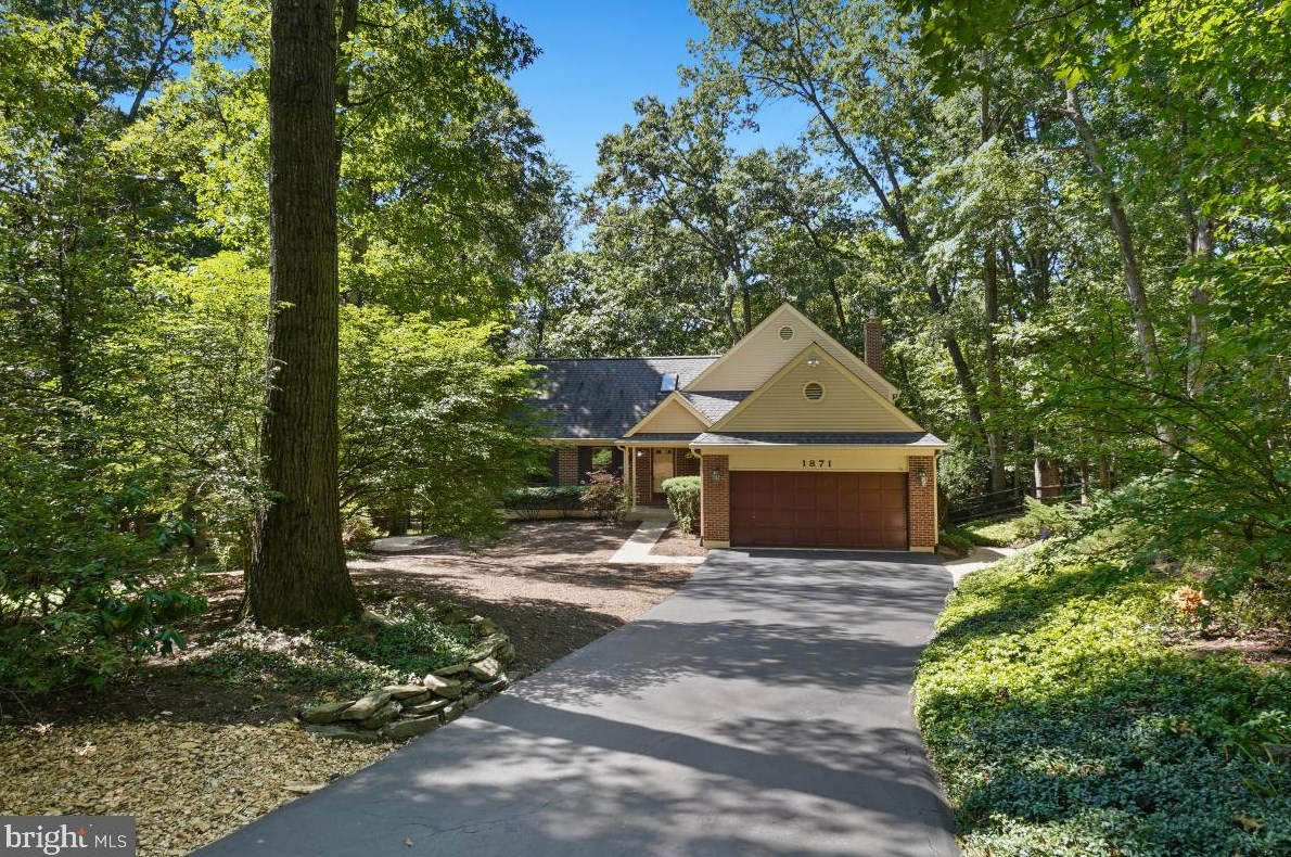 1871 Post Oak Trl, Herndon, VA 20191-5219