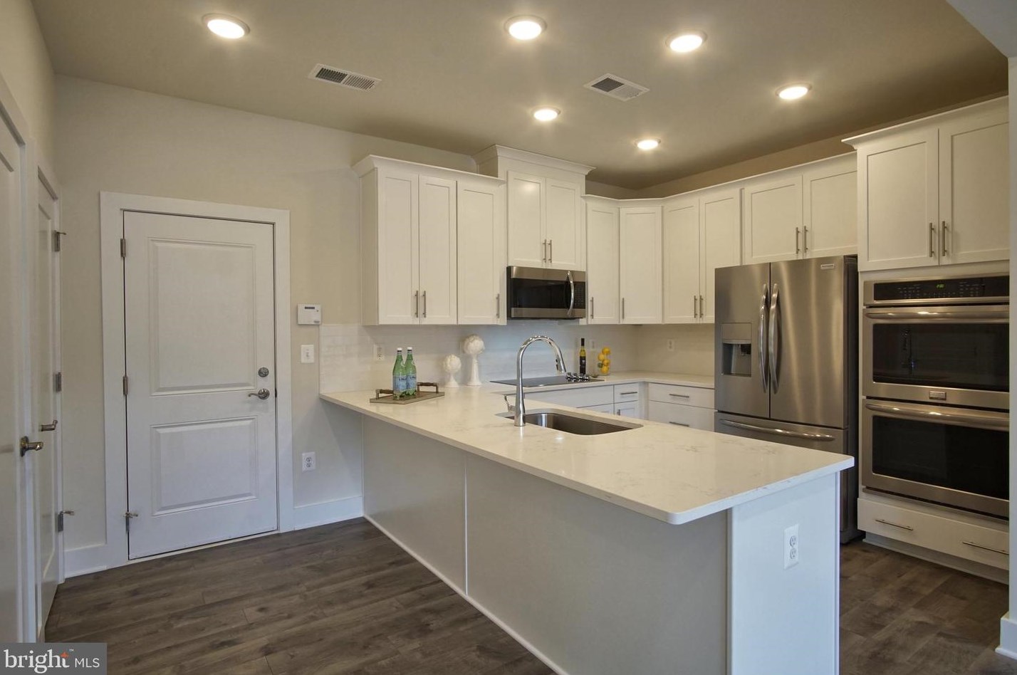 238 Van Buren St #13, Herndon, VA 20170